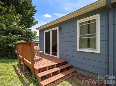 18 Pinewood Place Asheville NC 28806