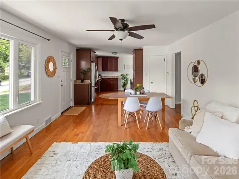 18 Pinewood Place Asheville NC 28806