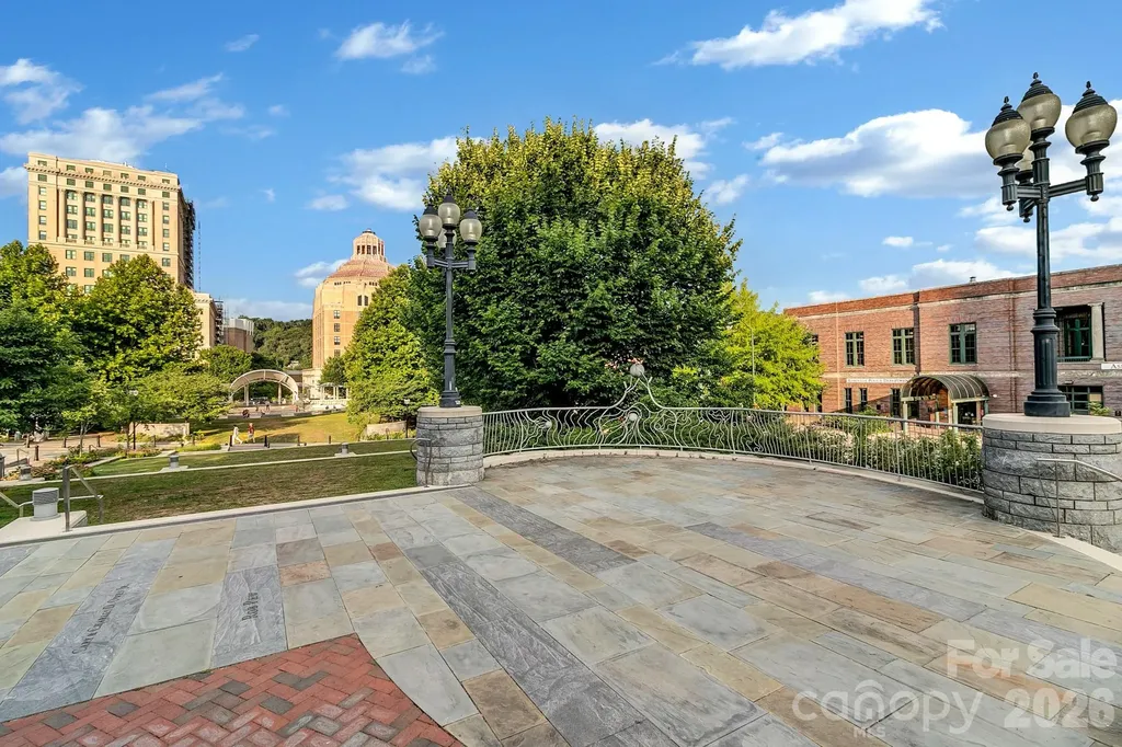 122 College Street Asheville NC 28801