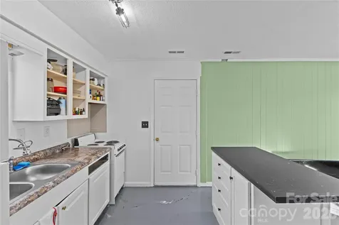 117 Robinson Avenue Matthews NC 28104