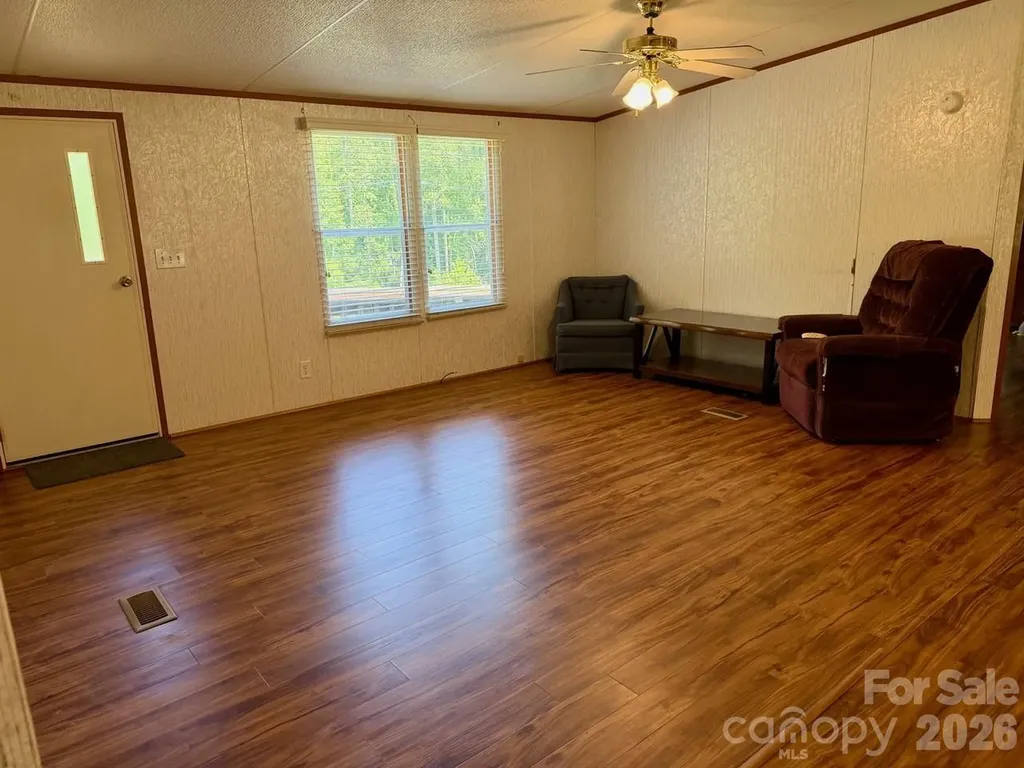 5493 Harris Farm Road Hickory NC 28602