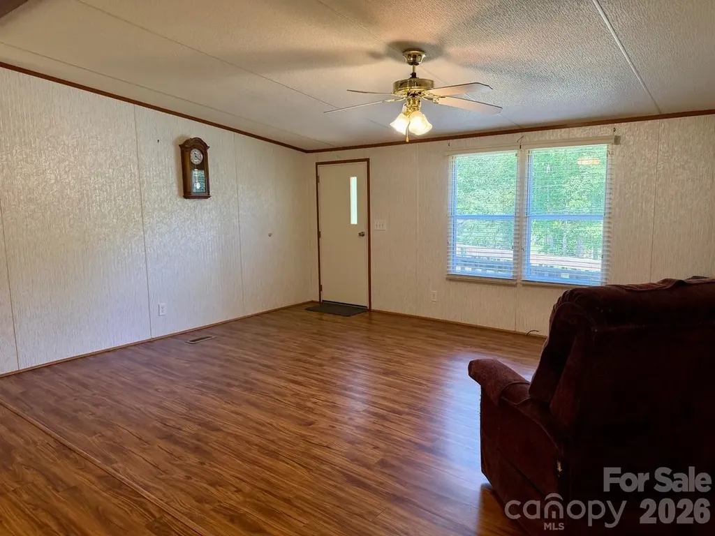 5493 Harris Farm Road Hickory NC 28602