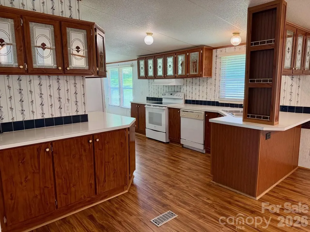 5493 Harris Farm Road Hickory NC 28602