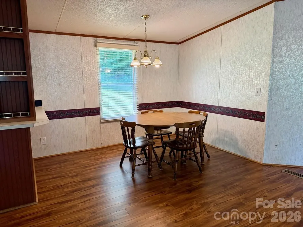 5493 Harris Farm Road Hickory NC 28602