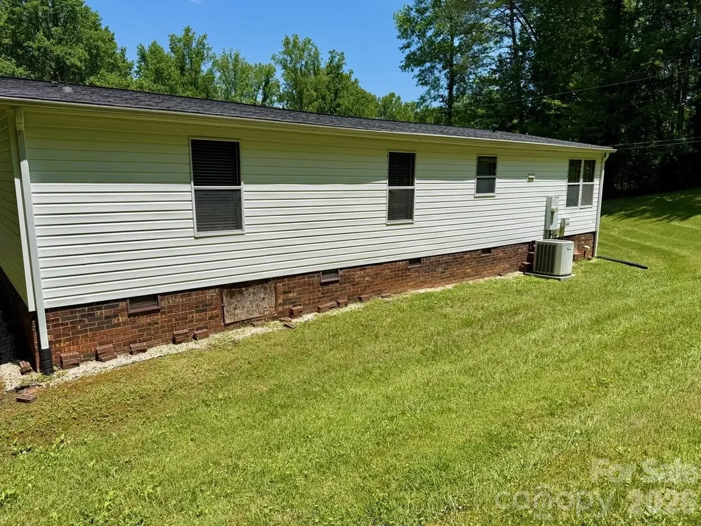 5493 Harris Farm Road Hickory NC 28602