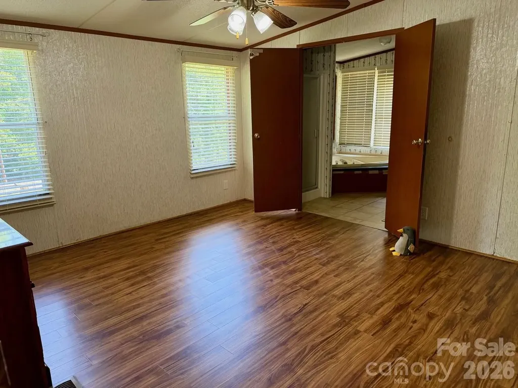 5493 Harris Farm Road Hickory NC 28602