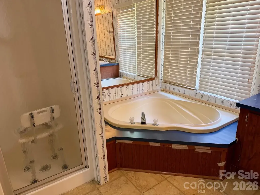 5493 Harris Farm Road Hickory NC 28602