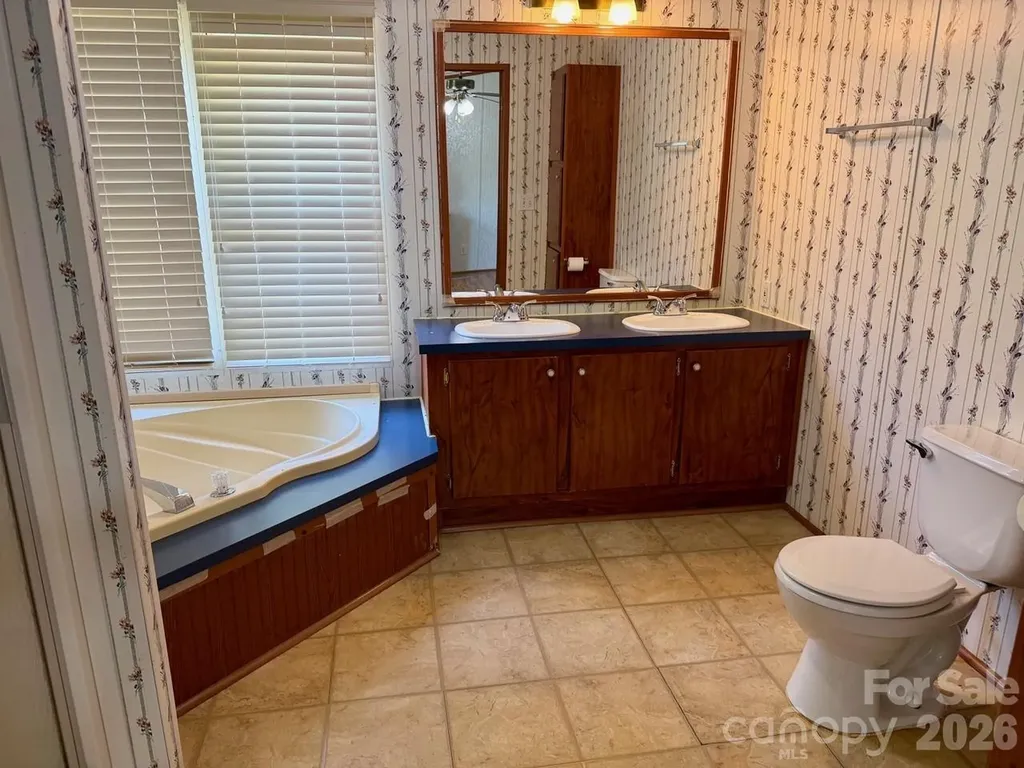 5493 Harris Farm Road Hickory NC 28602