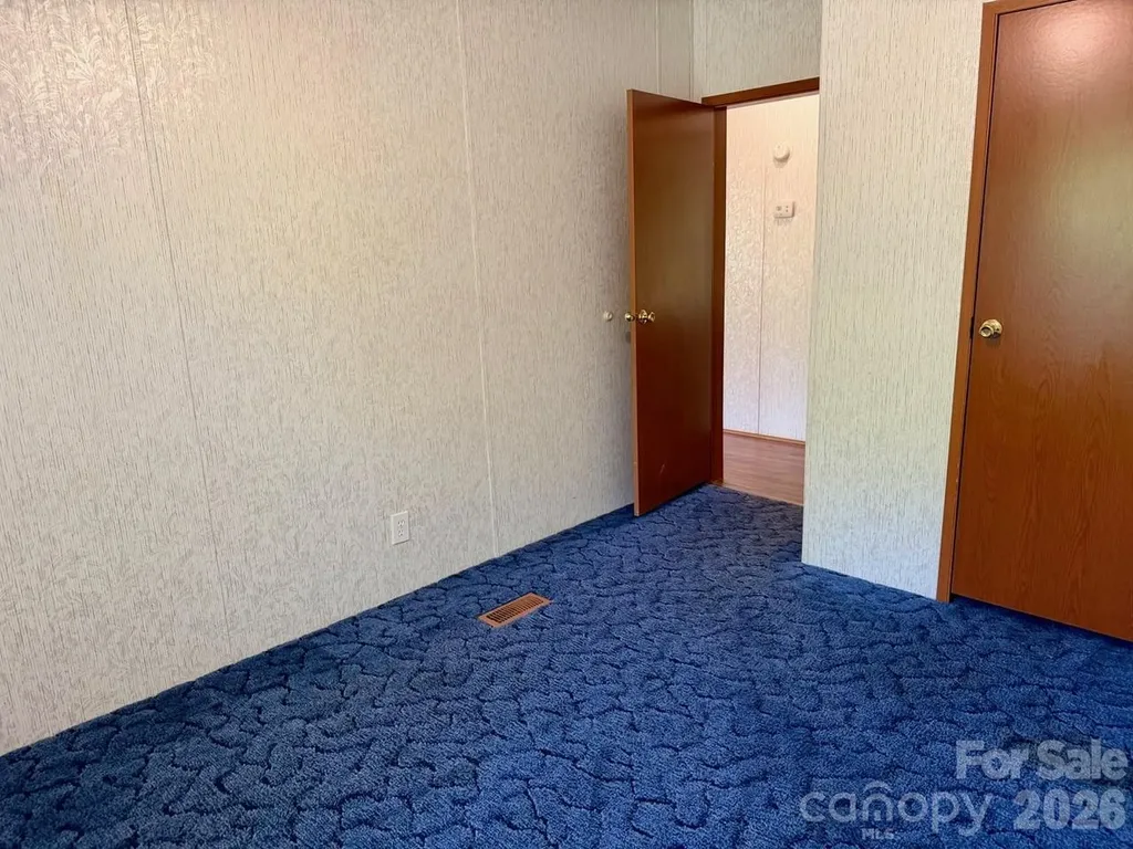 5493 Harris Farm Road Hickory NC 28602