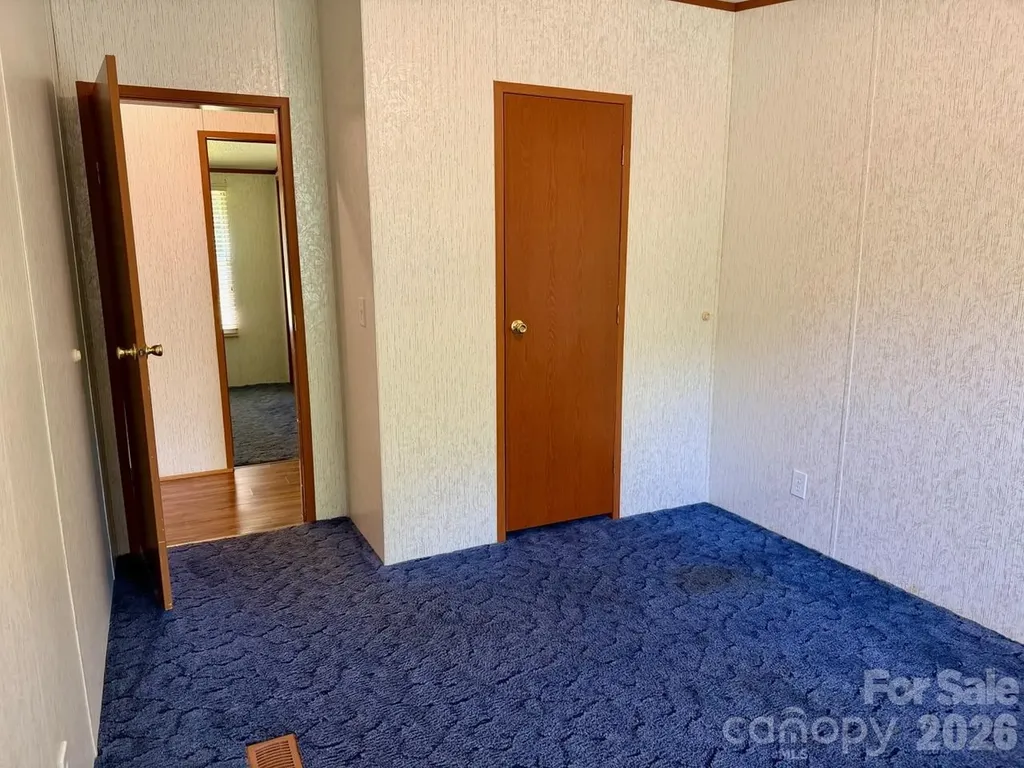 5493 Harris Farm Road Hickory NC 28602