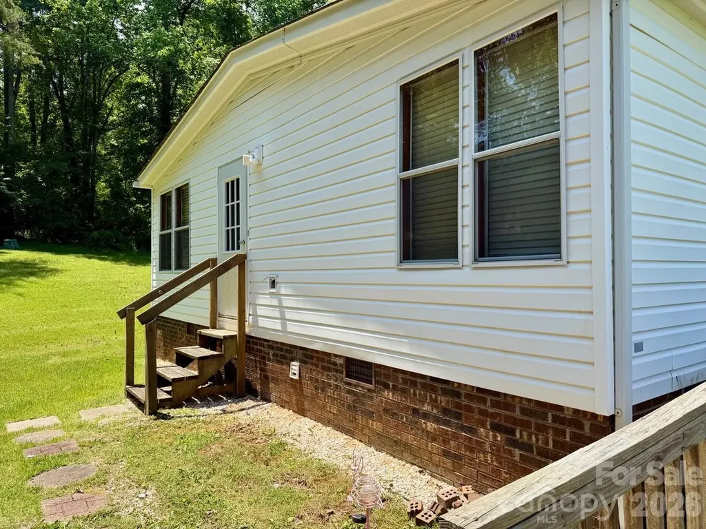 5493 Harris Farm Road Hickory NC 28602