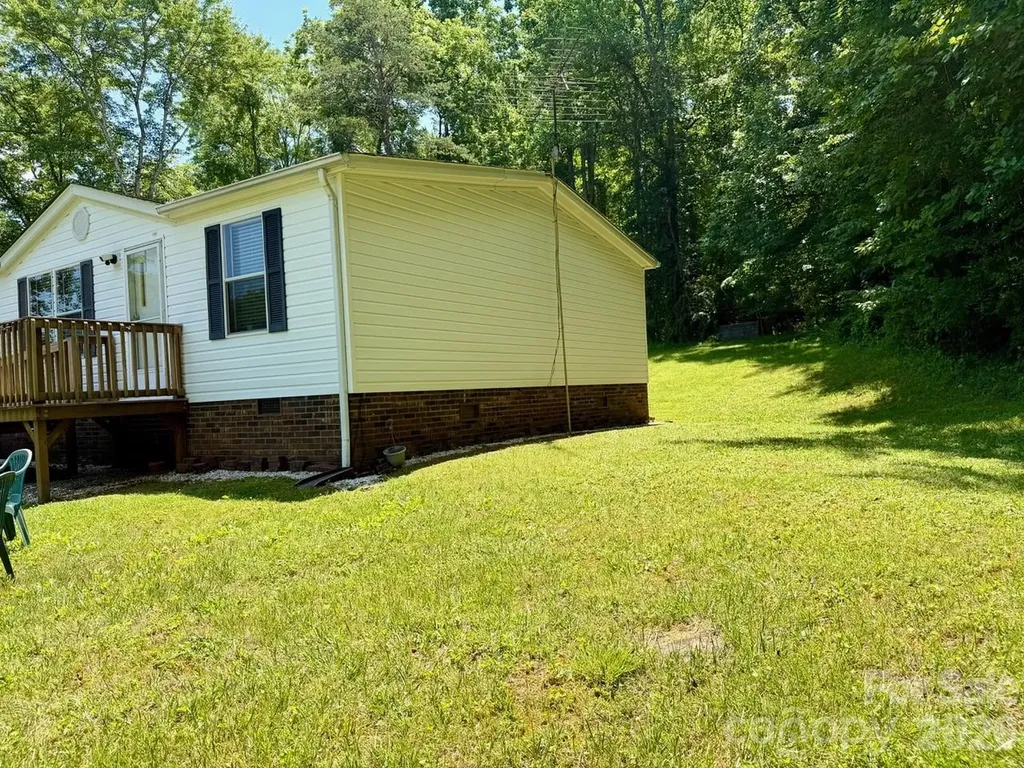5493 Harris Farm Road Hickory NC 28602