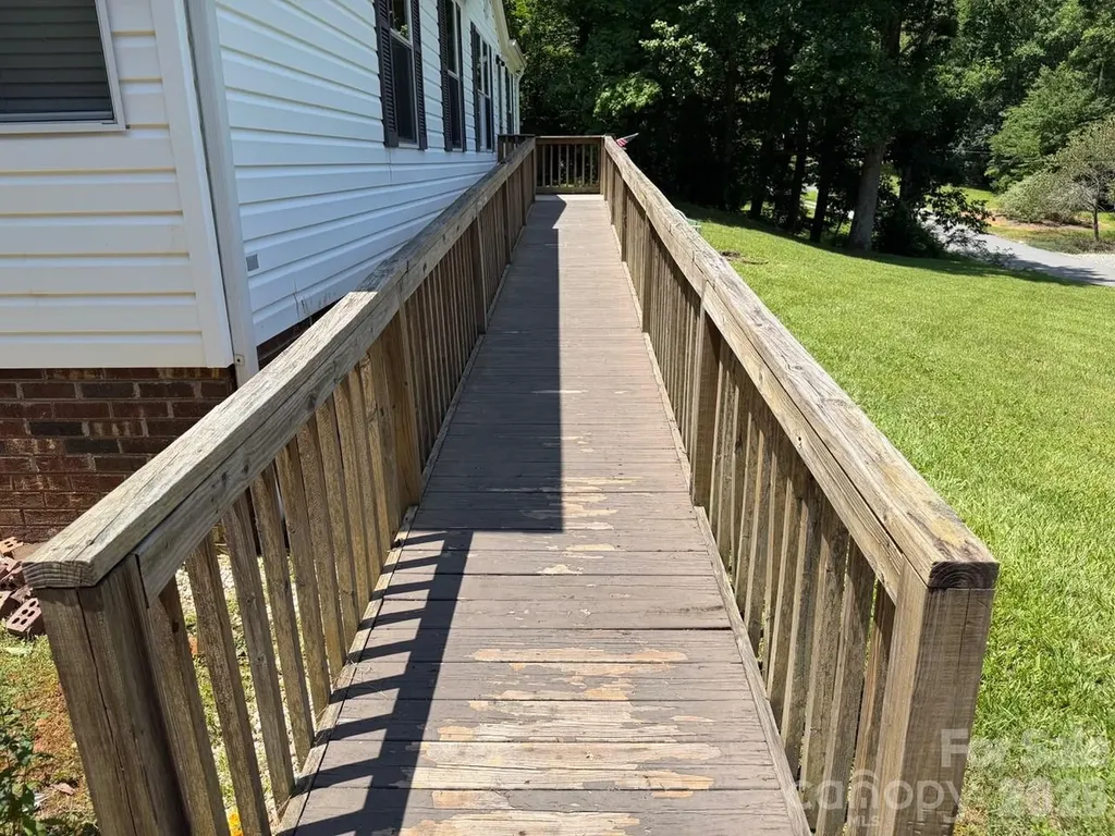 5493 Harris Farm Road Hickory NC 28602