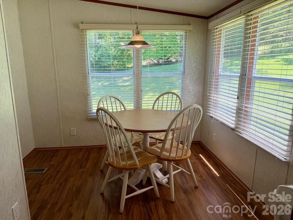 5493 Harris Farm Road Hickory NC 28602