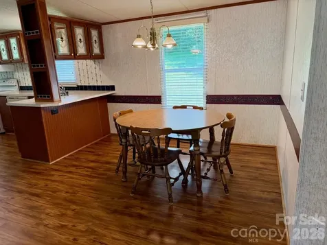5493 Harris Farm Road Hickory NC 28602