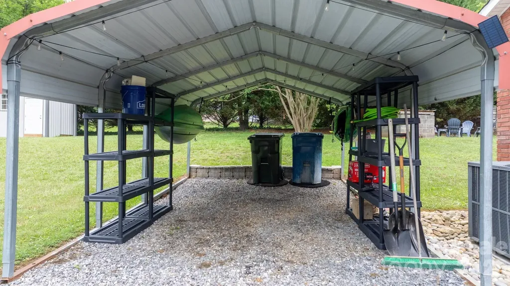 1423 16th Avenue NE Hickory NC 28601