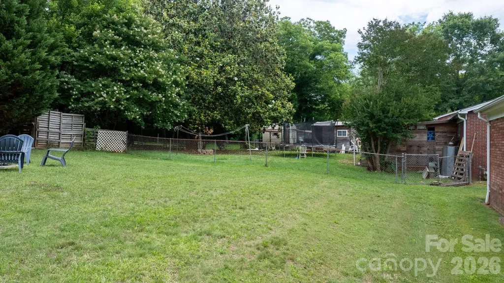 1423 16th Avenue NE Hickory NC 28601