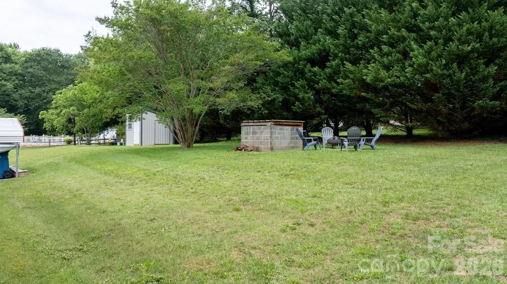 1423 16th Avenue NE Hickory NC 28601