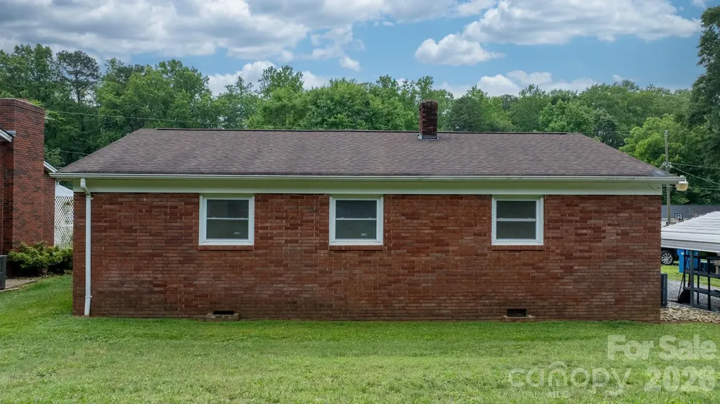 1423 16th Avenue NE Hickory NC 28601