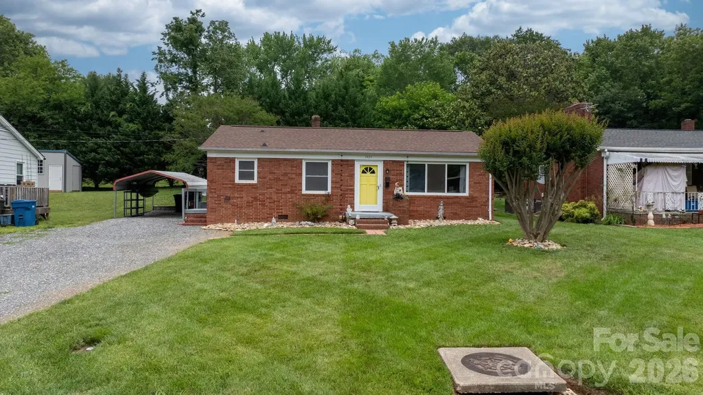 1423 16th Avenue NE Hickory NC 28601