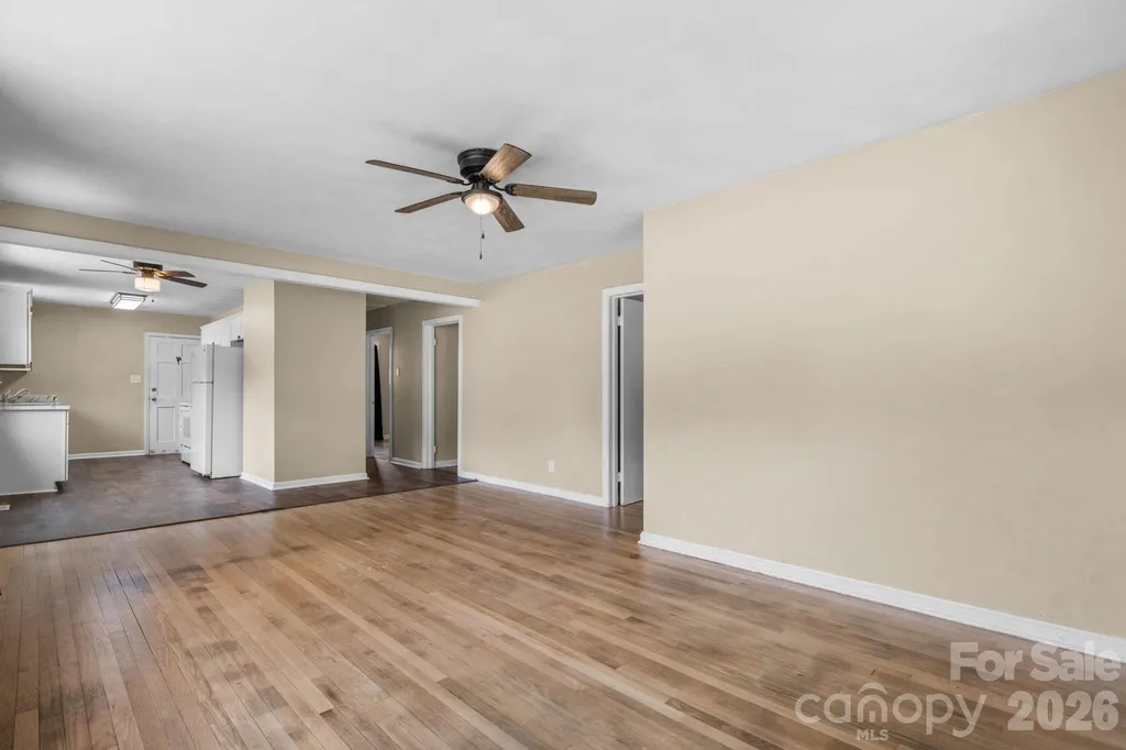 1423 16th Avenue NE Hickory NC 28601