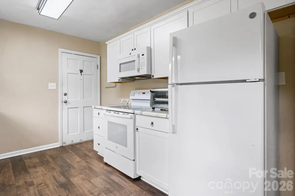 1423 16th Avenue NE Hickory NC 28601