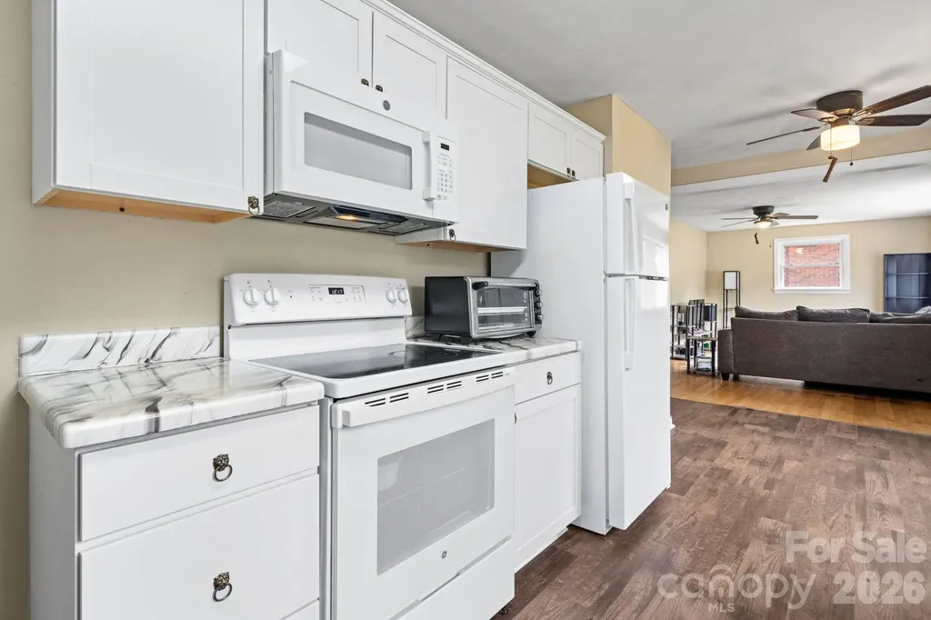 1423 16th Avenue NE Hickory NC 28601
