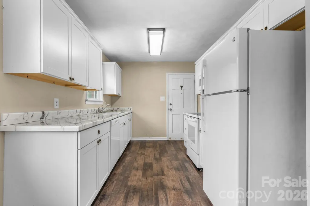 1423 16th Avenue NE Hickory NC 28601