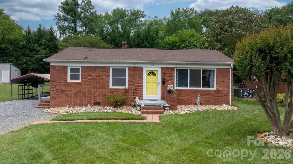 1423 16th Avenue NE Hickory NC 28601