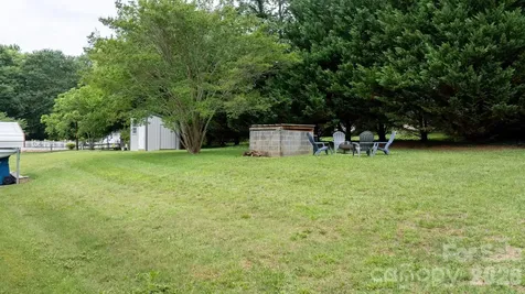 1423 16th Avenue NE Hickory NC 28601