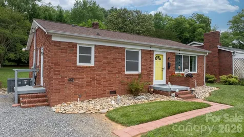 1423 16th Avenue NE Hickory NC 28601