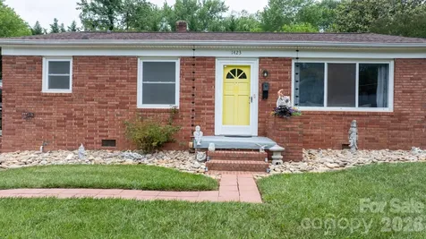 1423 16th Avenue NE Hickory NC 28601