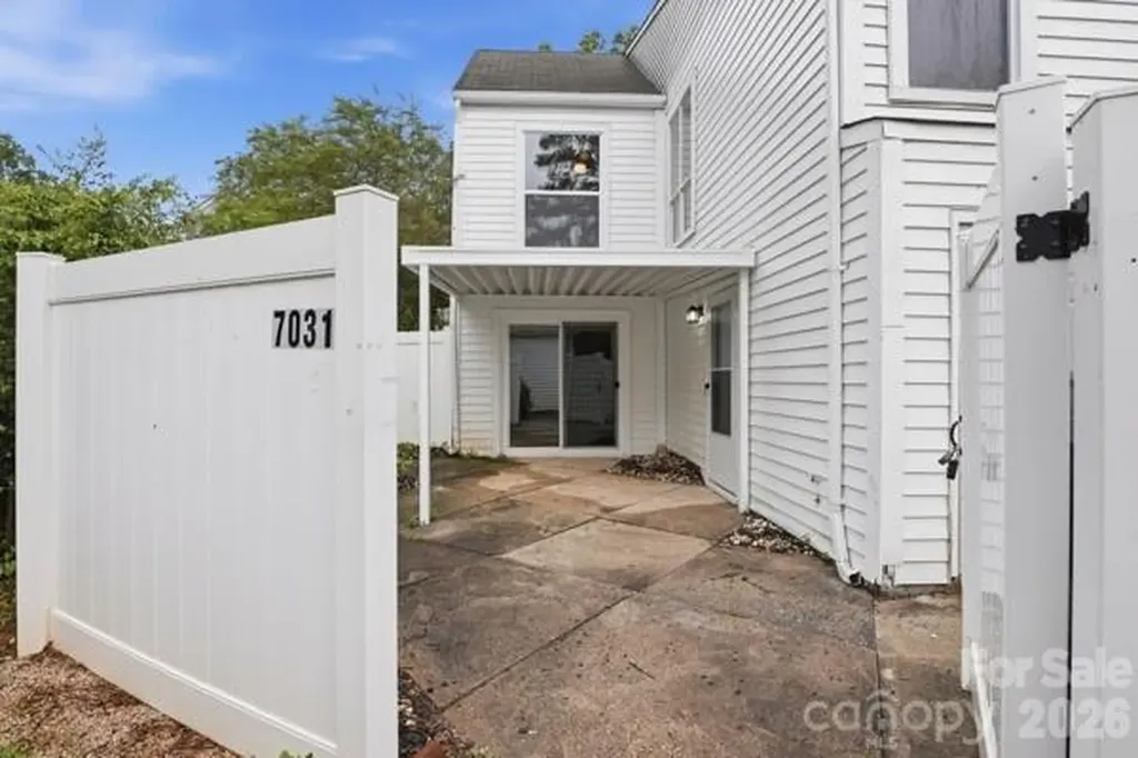 7031 Stonington Lane Charlotte NC 28227