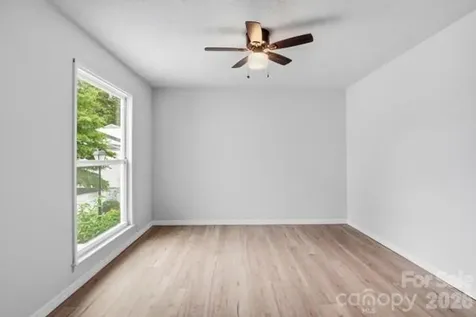7031 Stonington Lane Charlotte NC 28227