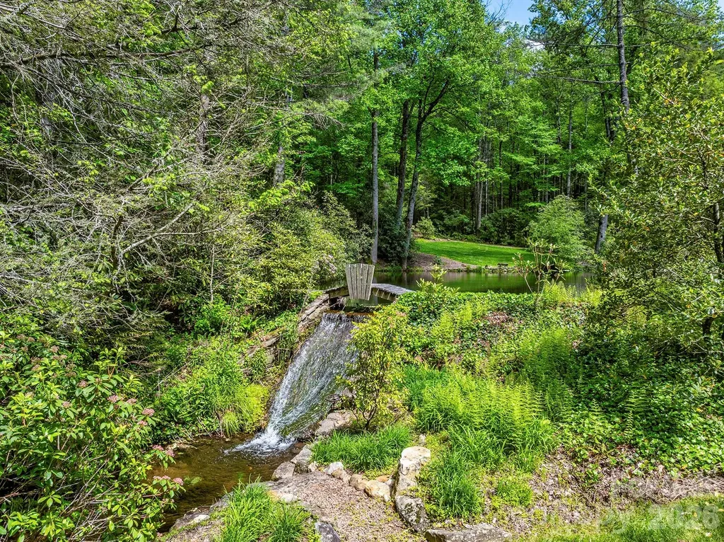 1213 Bull Pen Road Cashiers NC 28717