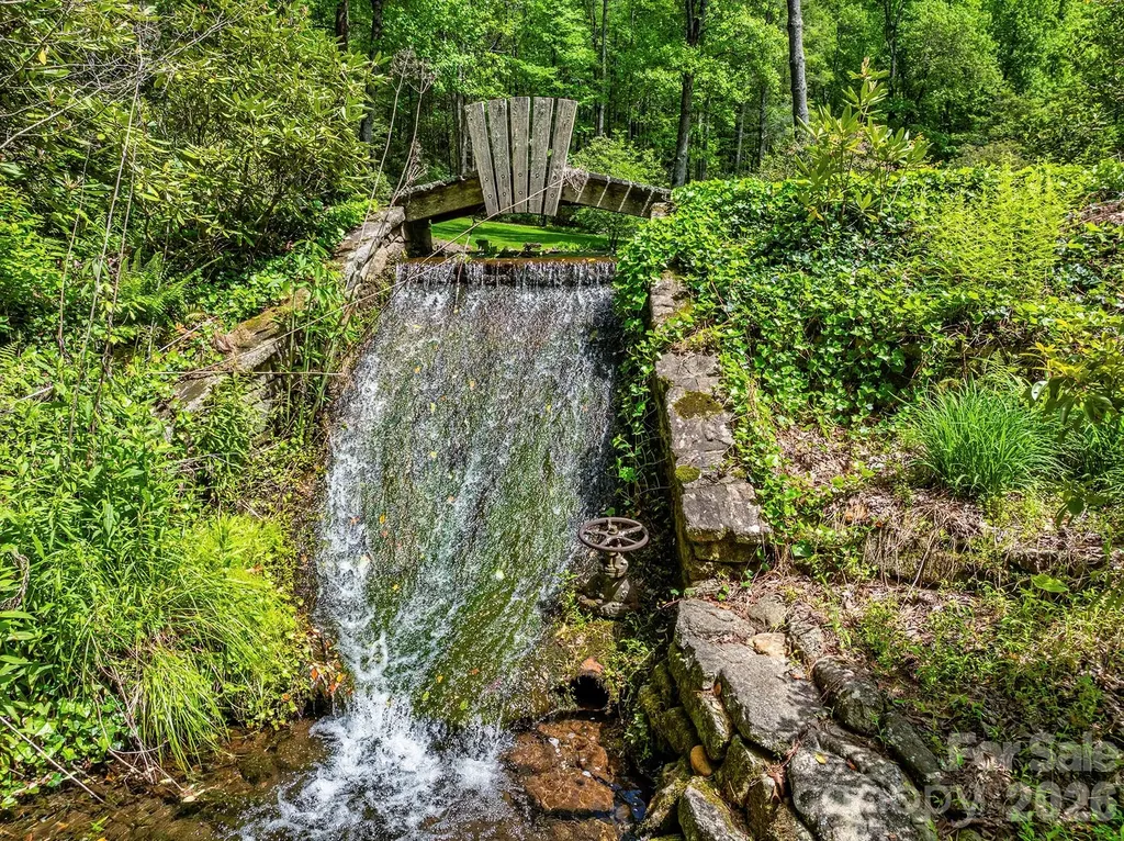 1213 Bull Pen Road Cashiers NC 28717