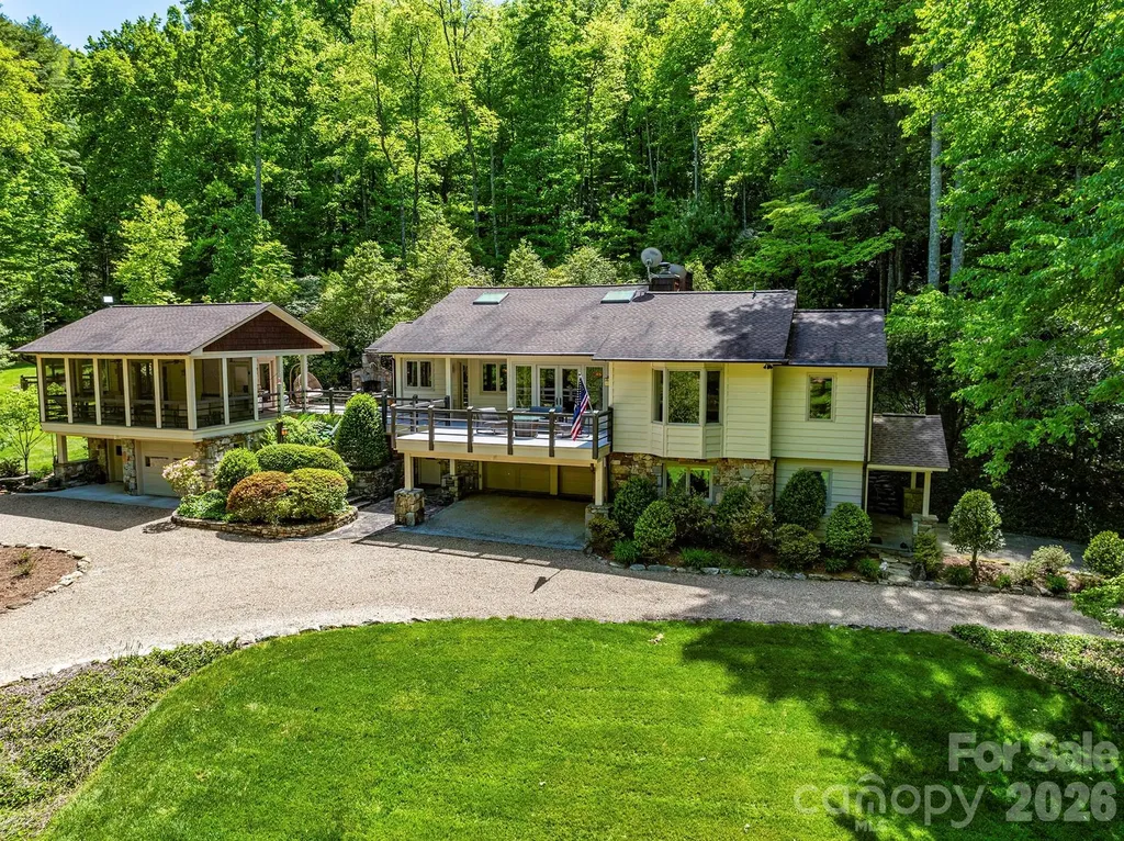 1213 Bull Pen Road Cashiers NC 28717