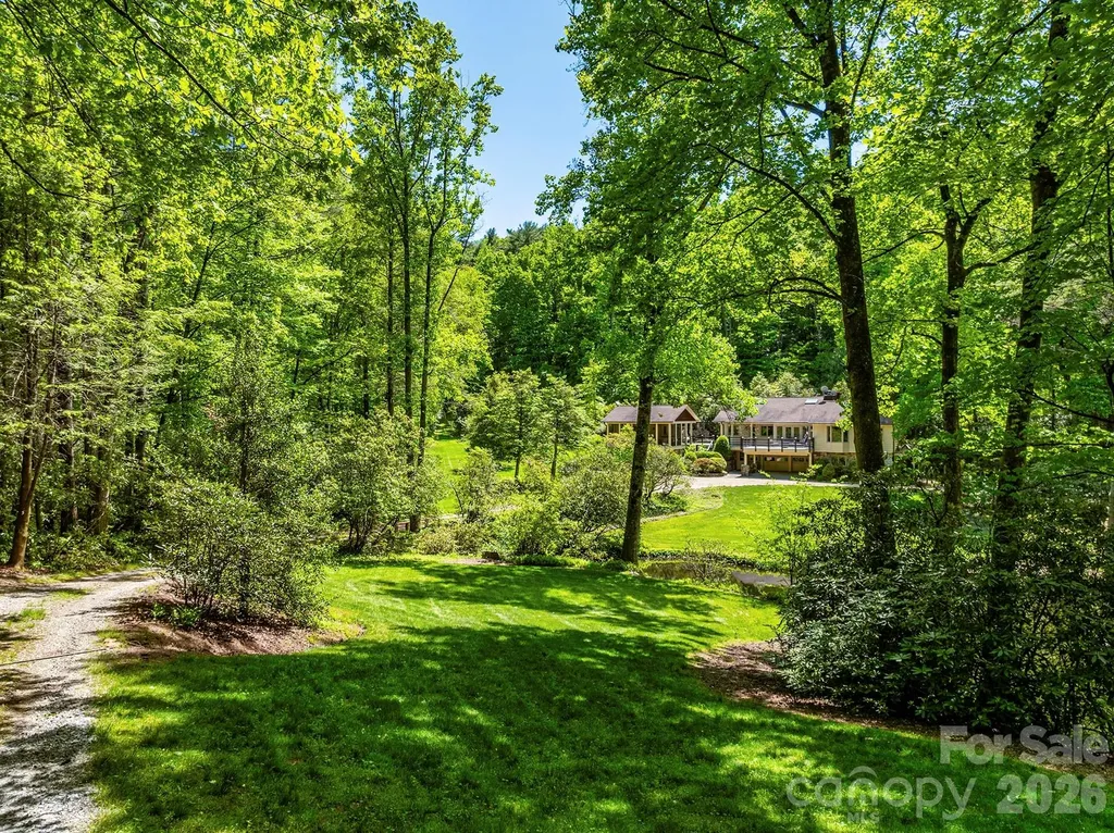 1213 Bull Pen Road Cashiers NC 28717