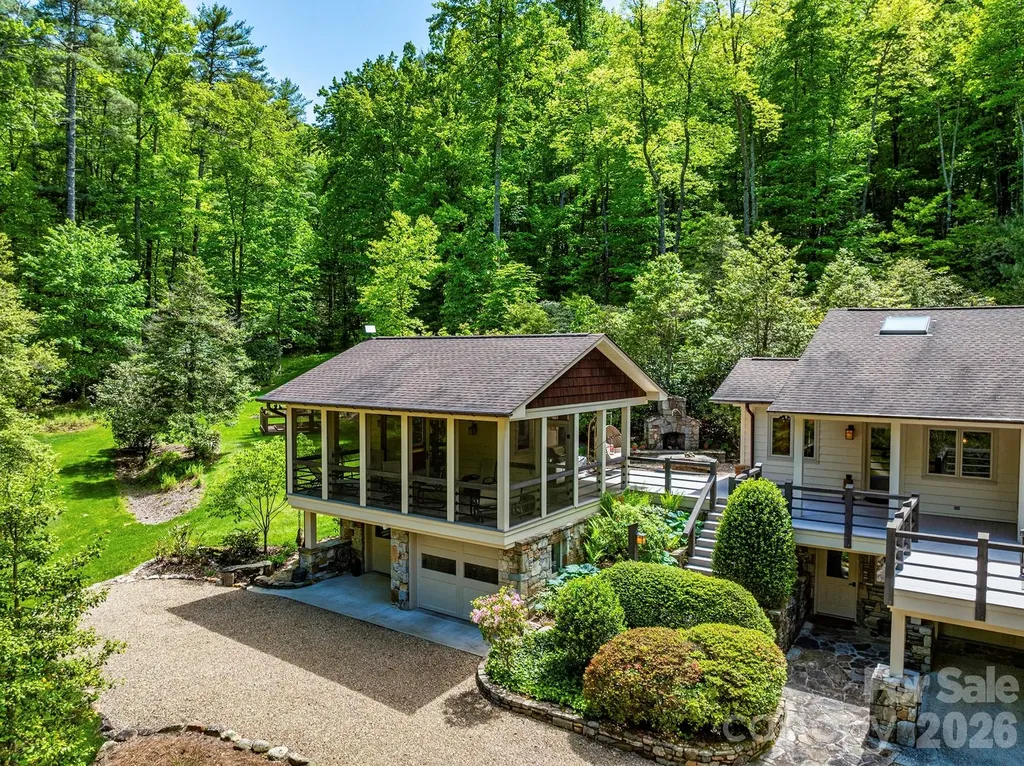 1213 Bull Pen Road Cashiers NC 28717