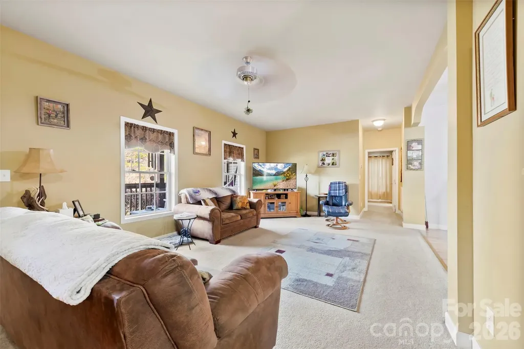 1581 Rhyne Road Dallas NC 28034