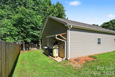 2720 Hill Top Drive Salisbury NC 28147