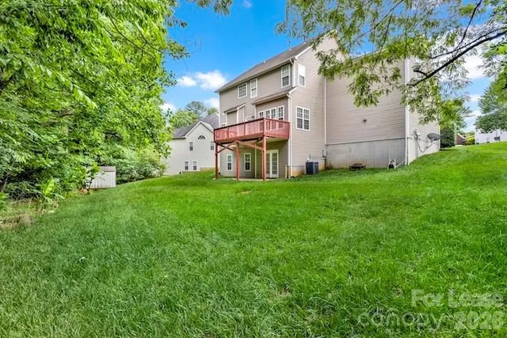 5010 Bellville Court Charlotte NC 28269