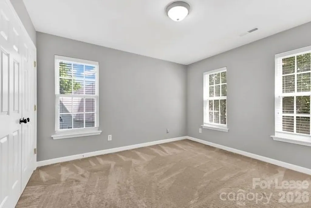 5010 Bellville Court Charlotte NC 28269