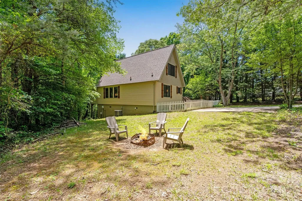 8347 Cedar Circle Connelly Springs NC 28612