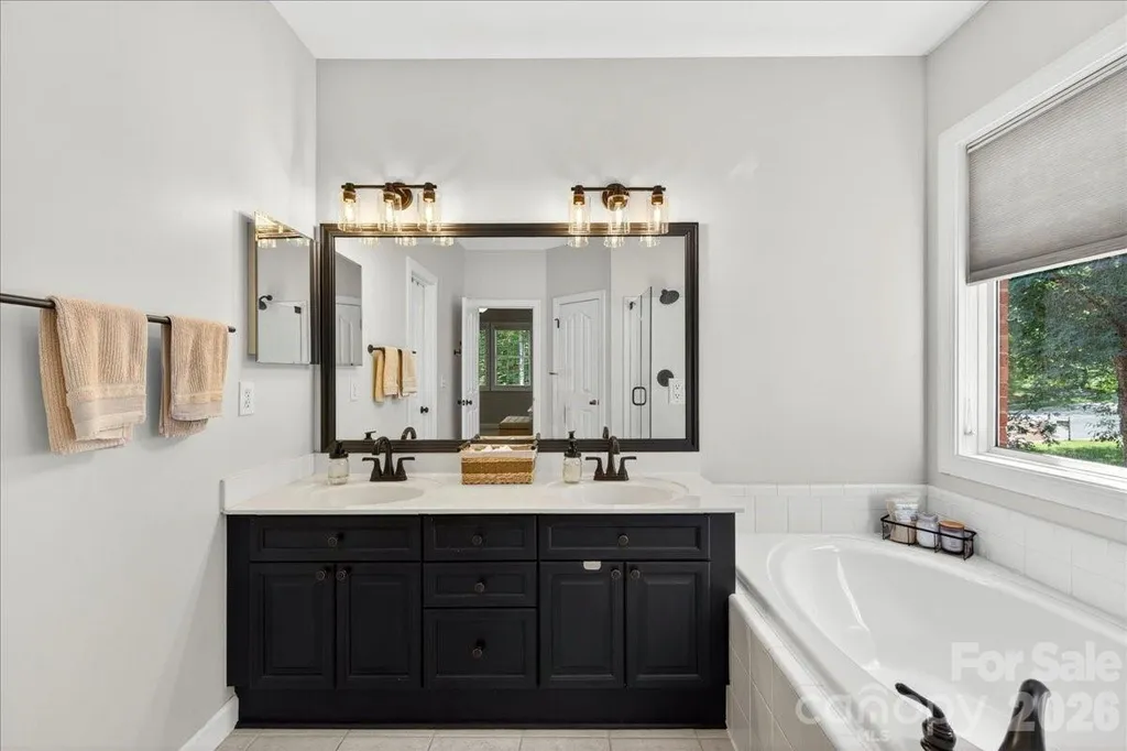 12023 Overlook Mountain Drive Charlotte NC 28216