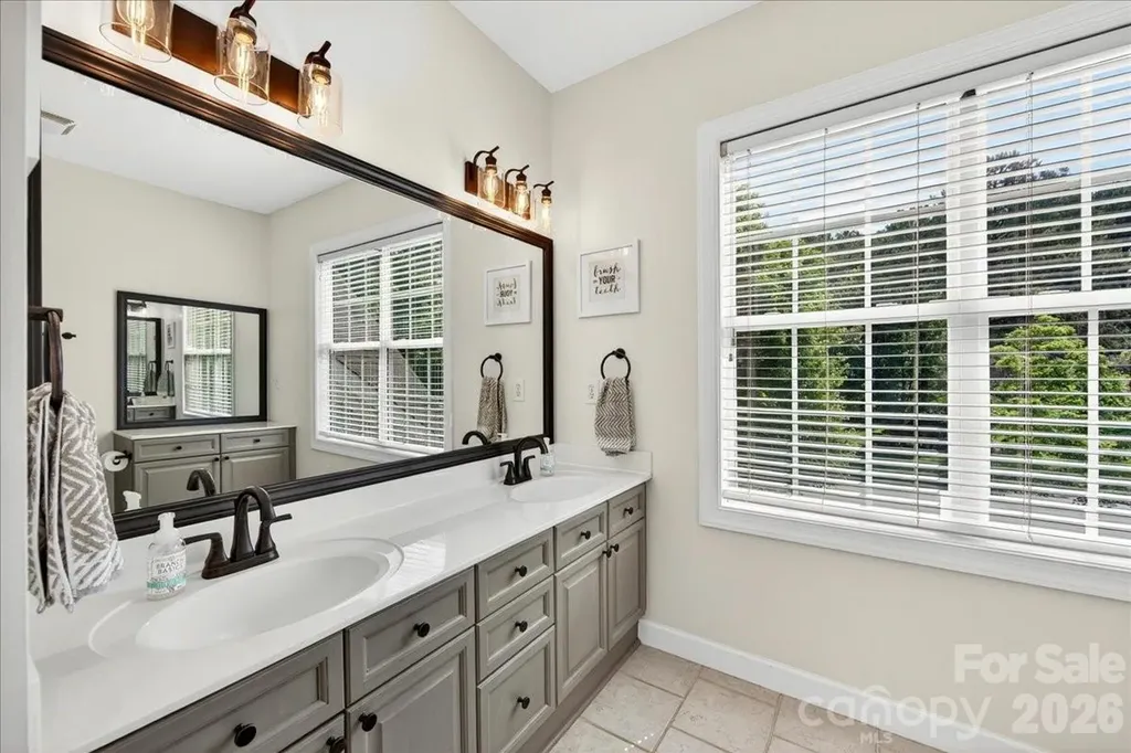 12023 Overlook Mountain Drive Charlotte NC 28216