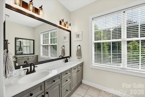 12023 Overlook Mountain Drive Charlotte NC 28216