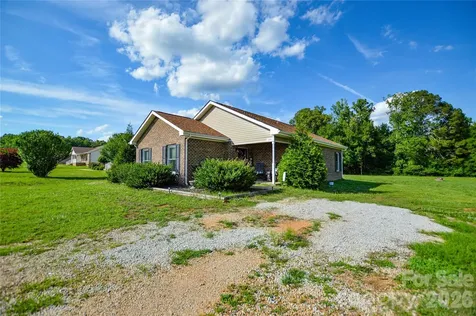 1341 Mcrae Avenue Wadesboro NC 28170