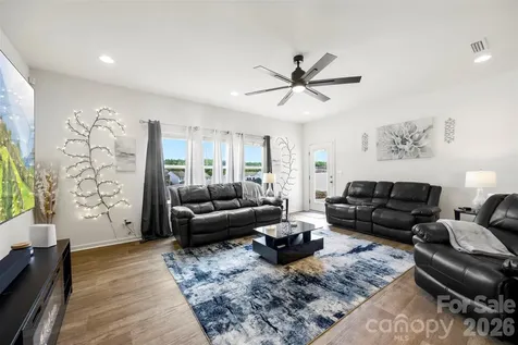 3009 Pinehills Way Mount Holly NC 28120