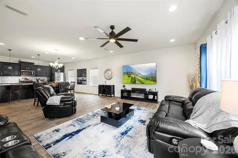 3009 Pinehills Way Mount Holly NC 28120